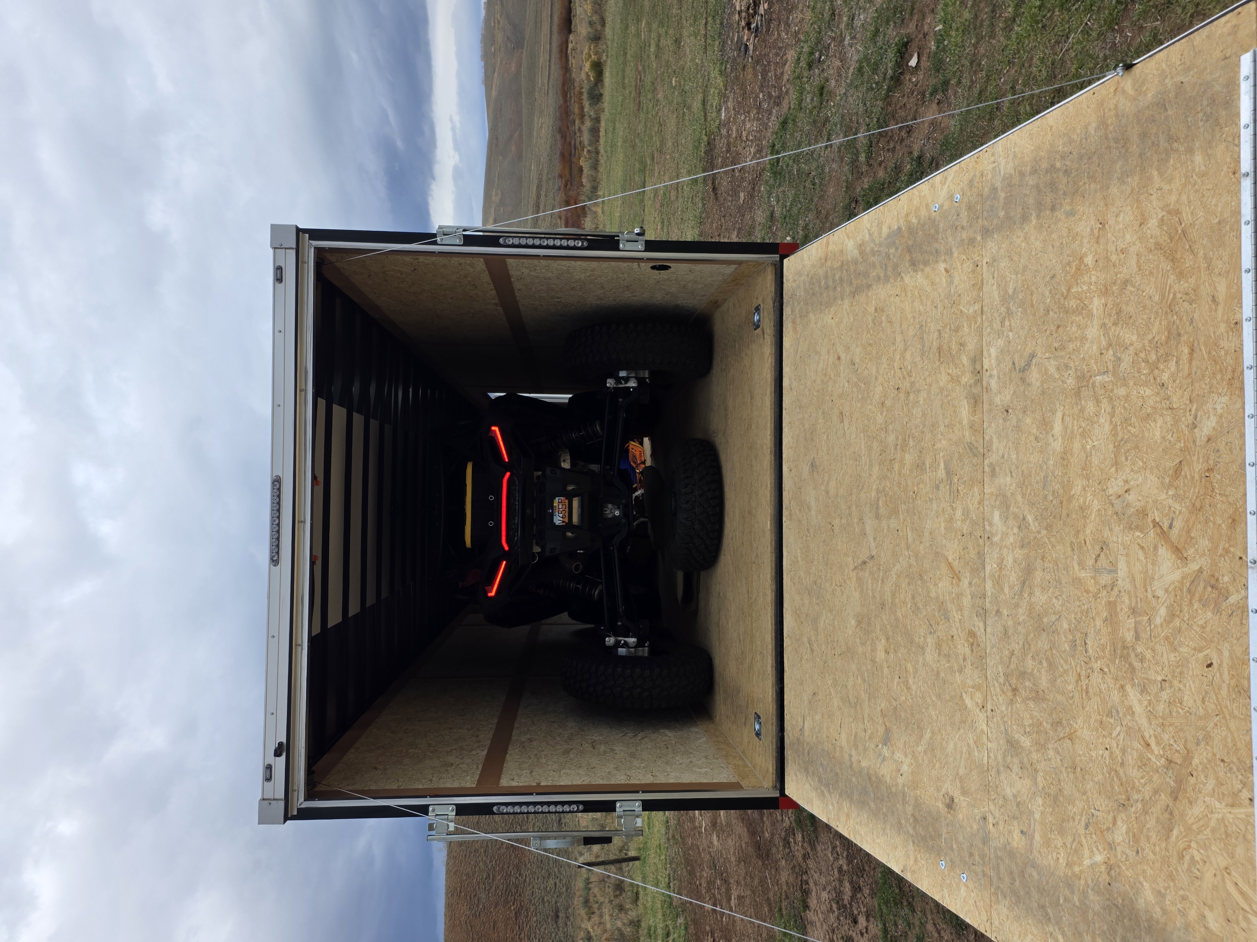 24ft Enclosed Trailer thumbnail 2