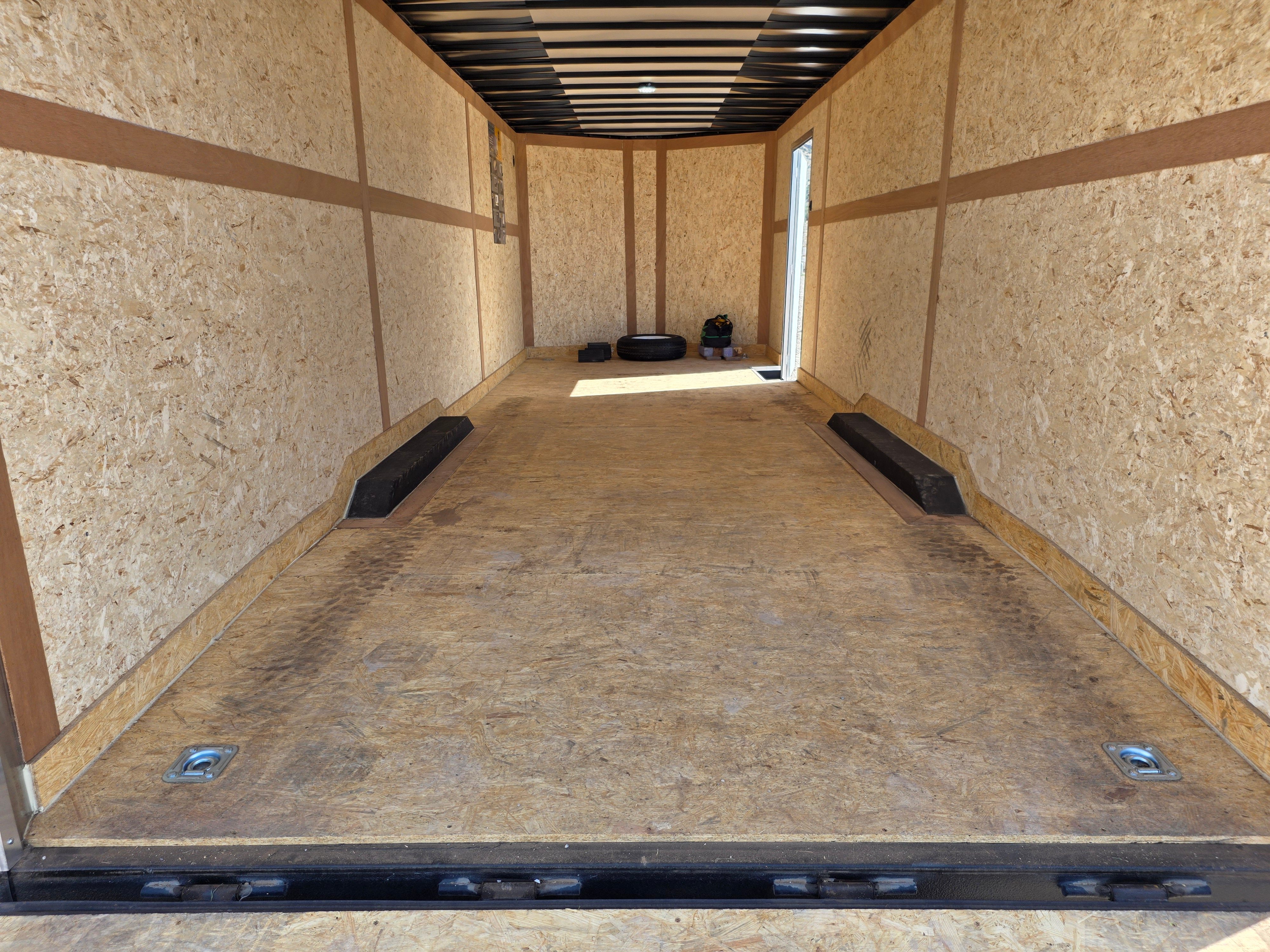 24ft Enclosed Trailer thumbnail 9